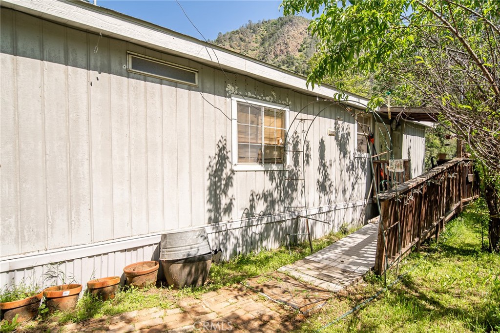 10049 Incline Rd, El Portal, CA 95318