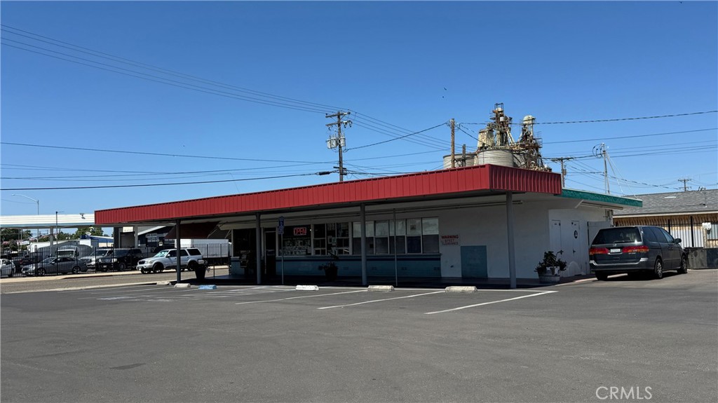 690 C St, Turlock, CA 95380