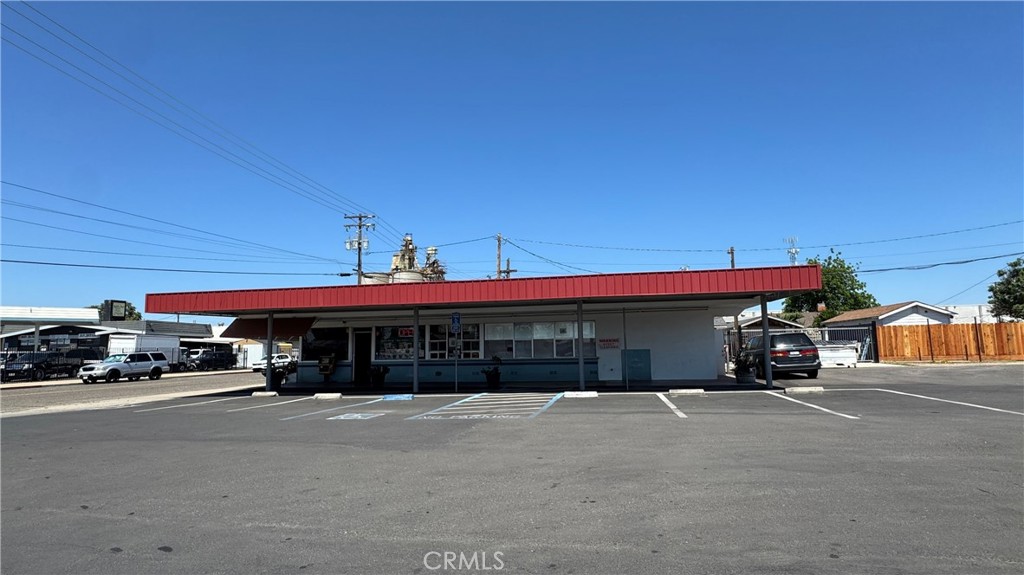 690 C St, Turlock, CA 95380