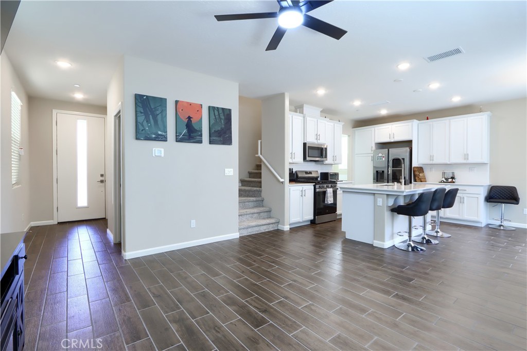 1108 W W Encore Way, Madera, CA 93636