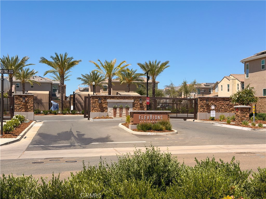 1108 W W Encore Way, Madera, CA 93636