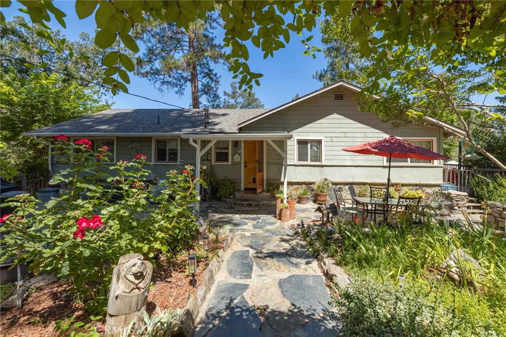45871 Sutton Dr, Oakhurst, CA 93644