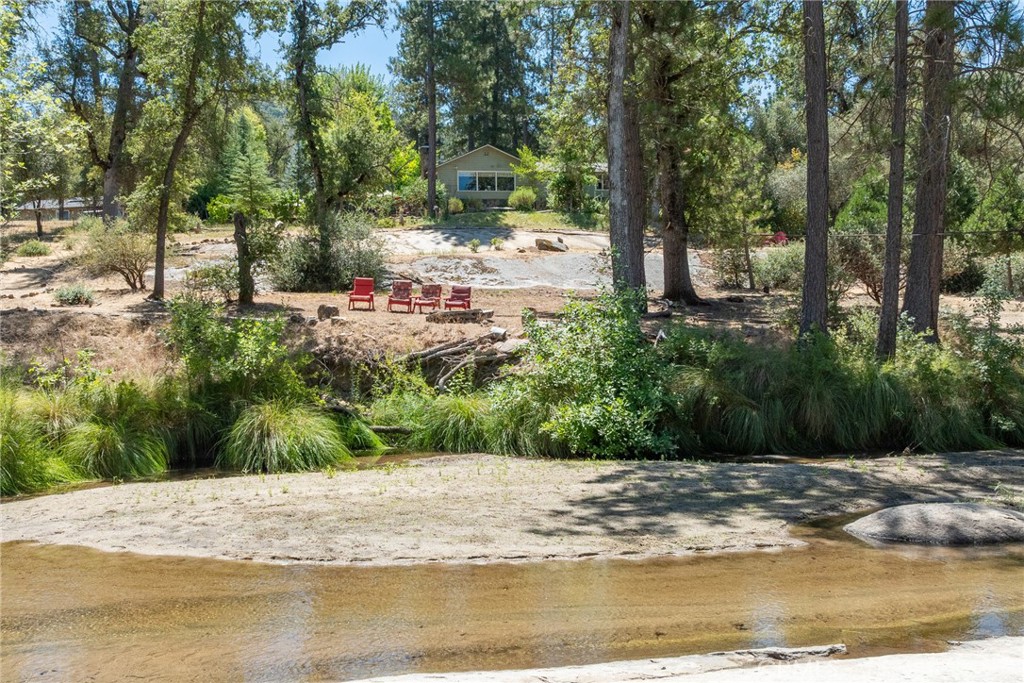 45871 Sutton Dr, Oakhurst, CA 93644