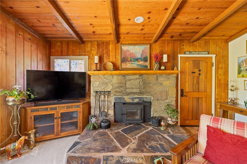 45871 Sutton Dr, Oakhurst, CA 93644