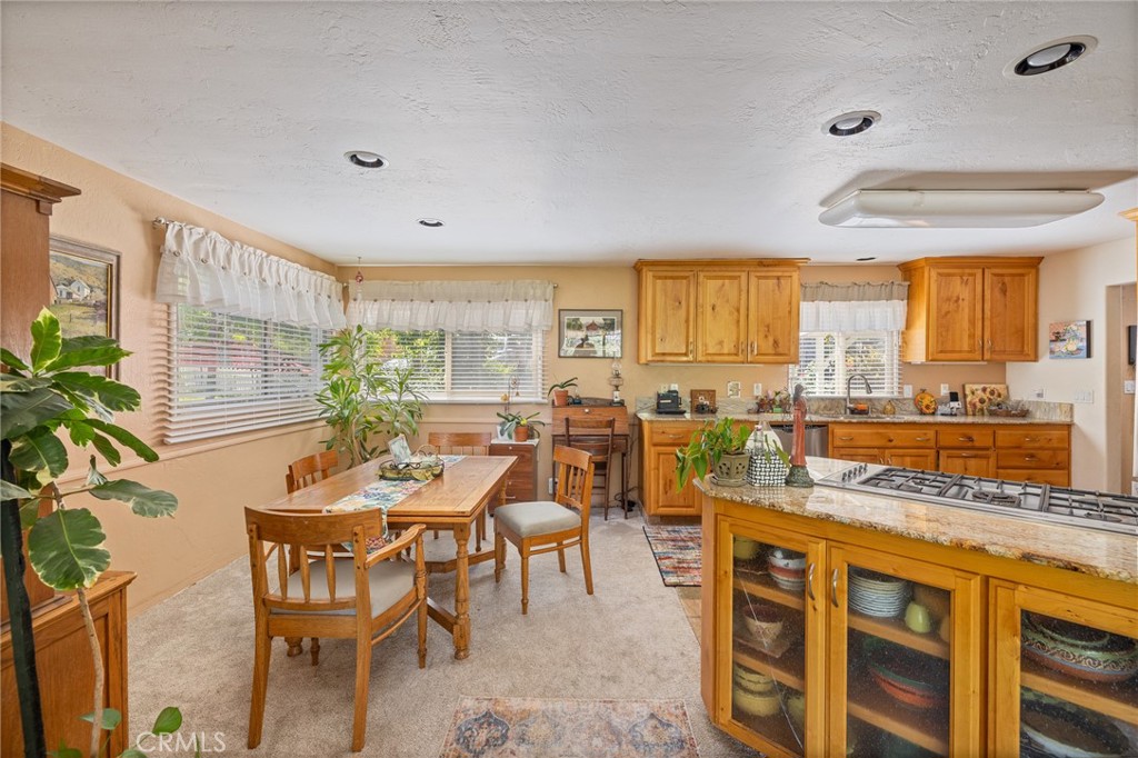 45871 Sutton Dr, Oakhurst, CA 93644
