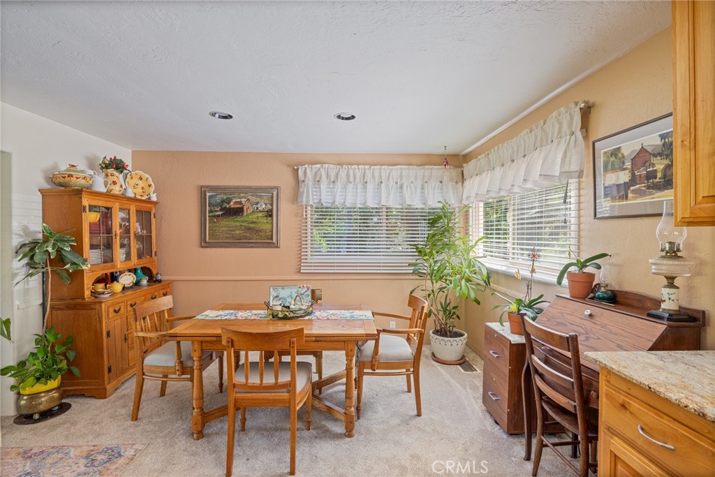 45871 Sutton Dr, Oakhurst, CA 93644