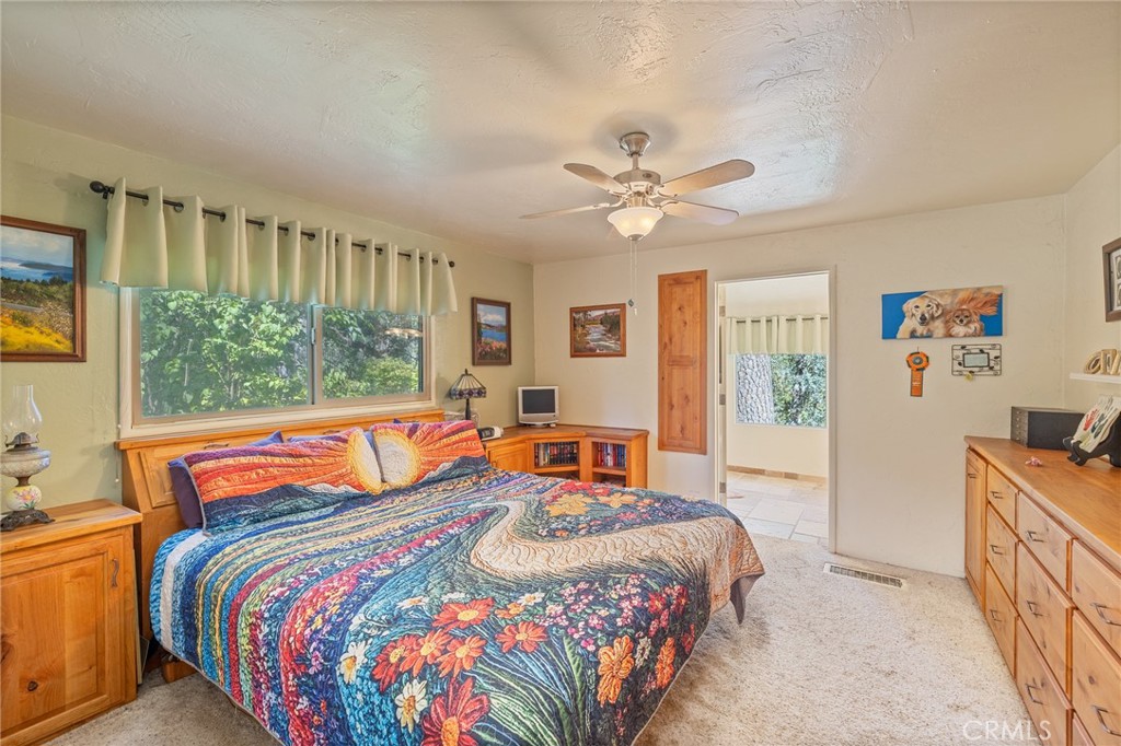 45871 Sutton Dr, Oakhurst, CA 93644