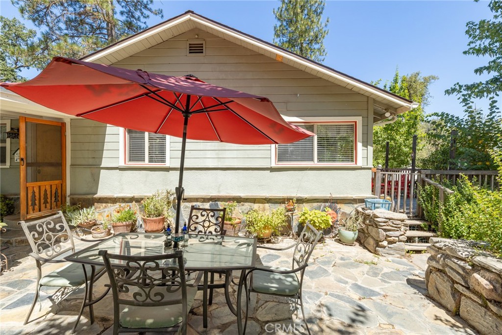 45871 Sutton Dr, Oakhurst, CA 93644
