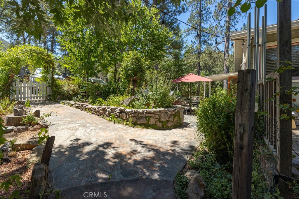 45871 Sutton Dr, Oakhurst, CA 93644