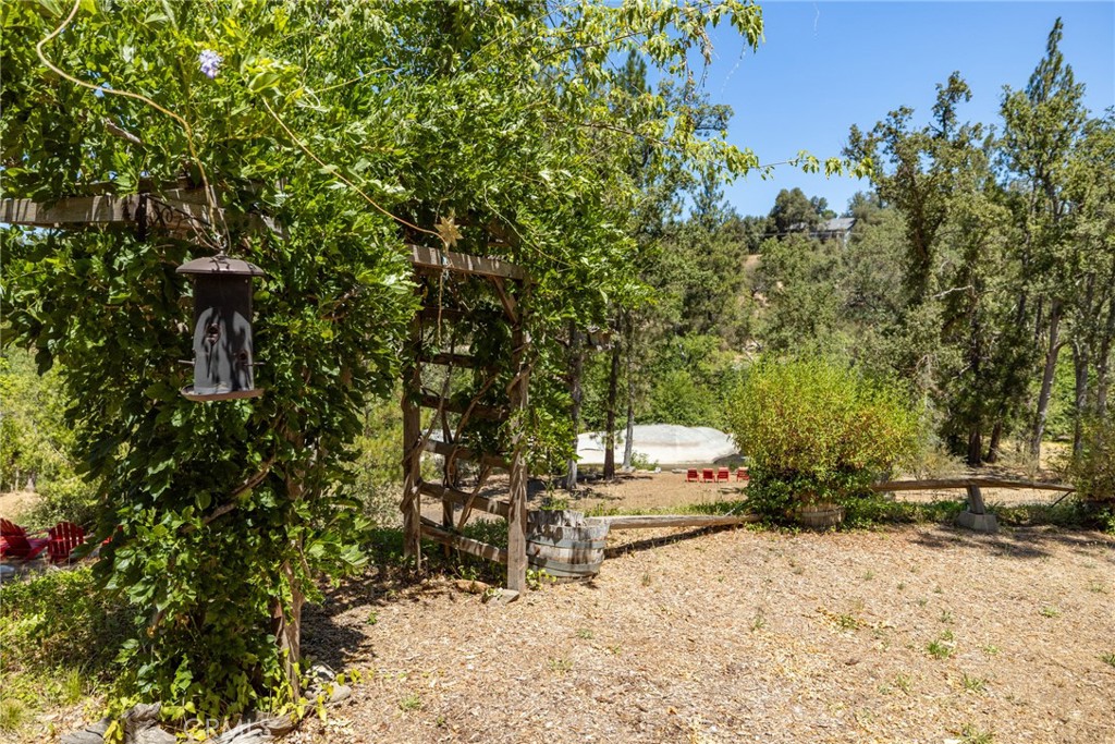45871 Sutton Dr, Oakhurst, CA 93644