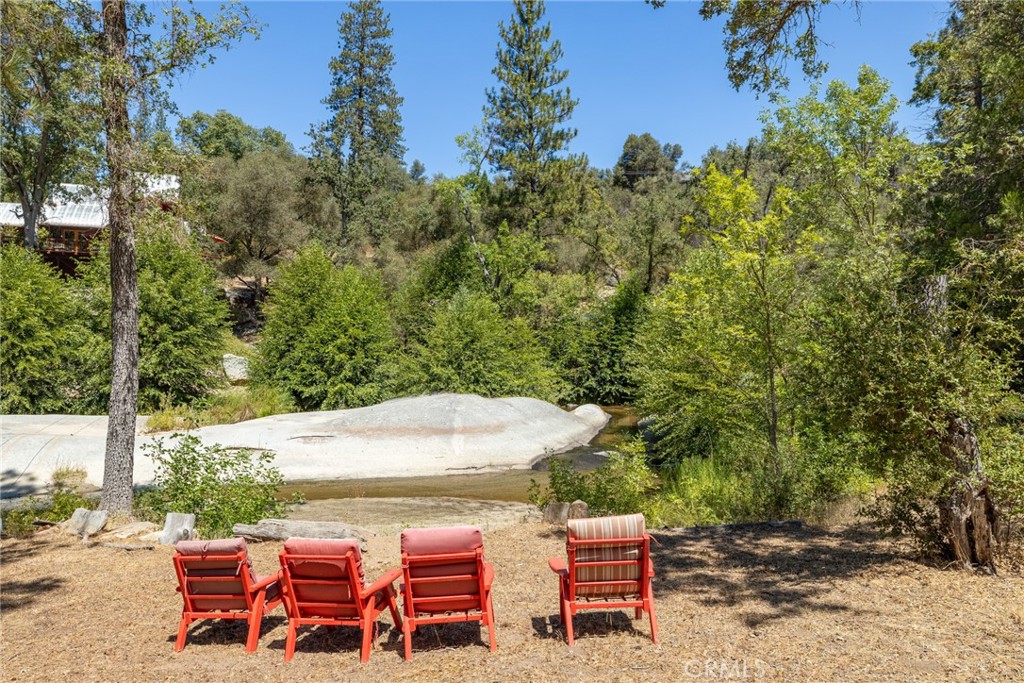 45871 Sutton Dr, Oakhurst, CA 93644