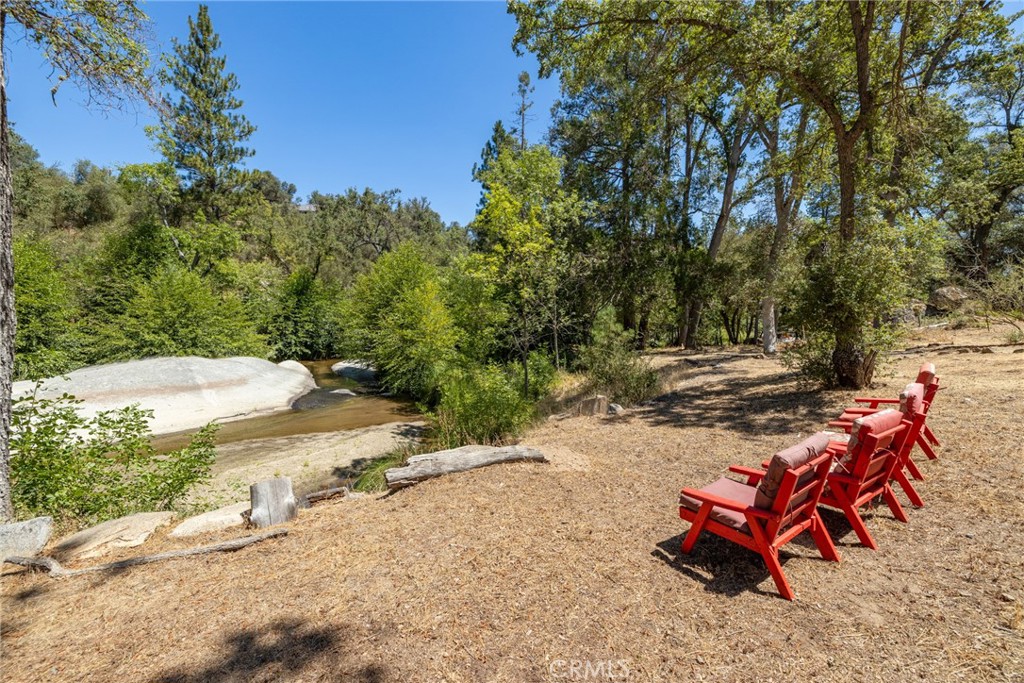 45871 Sutton Dr, Oakhurst, CA 93644