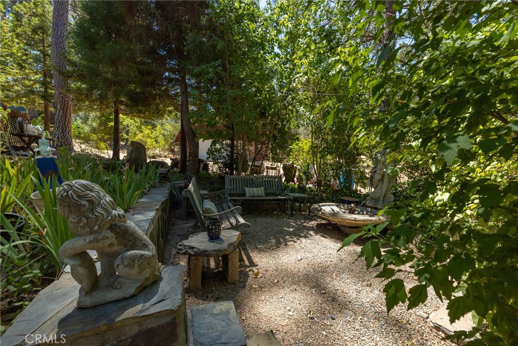 45871 Sutton Dr, Oakhurst, CA 93644