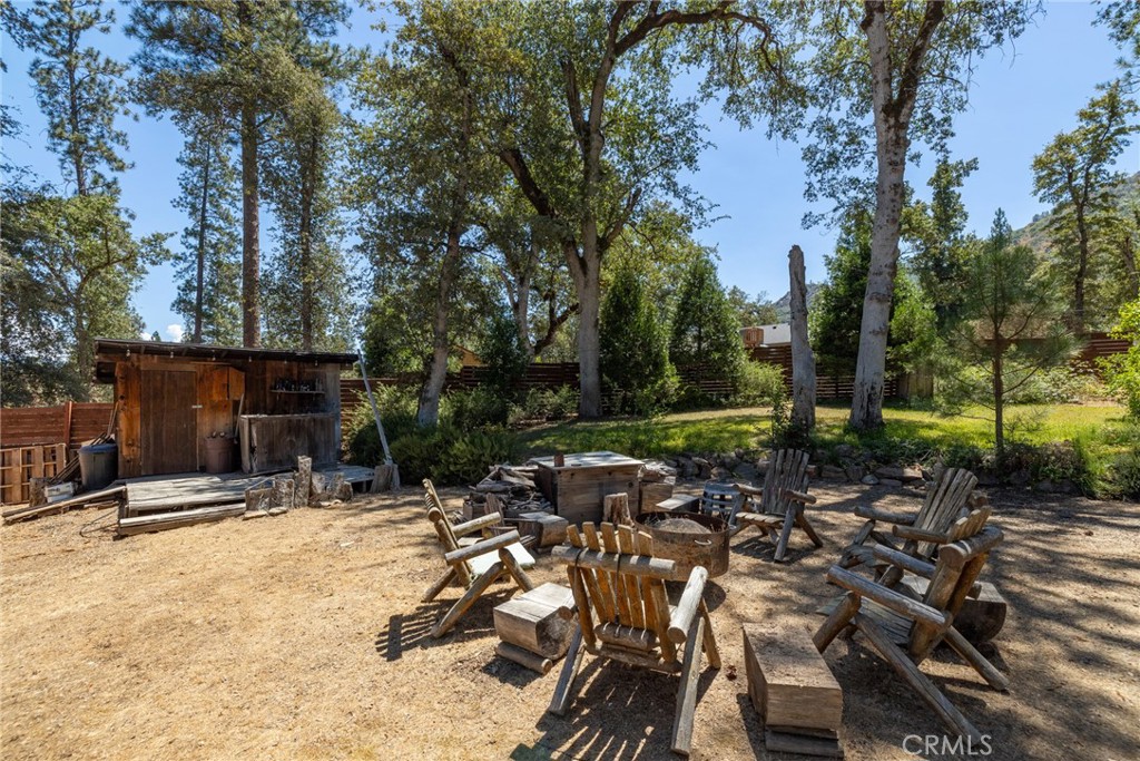 45871 Sutton Dr, Oakhurst, CA 93644