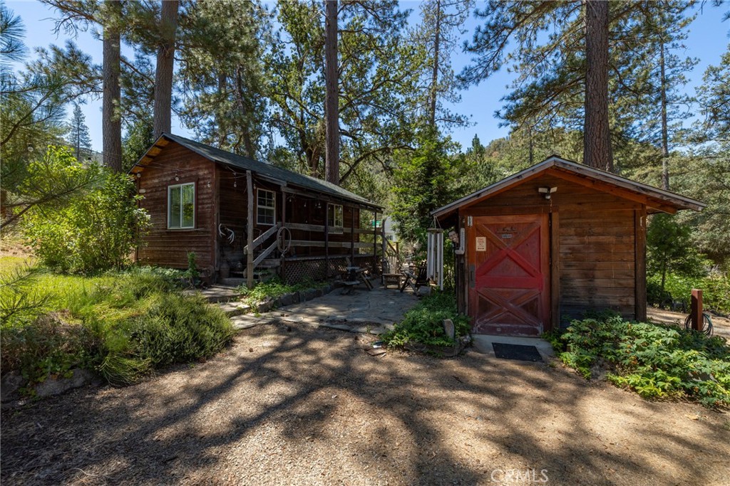 45871 Sutton Dr, Oakhurst, CA 93644