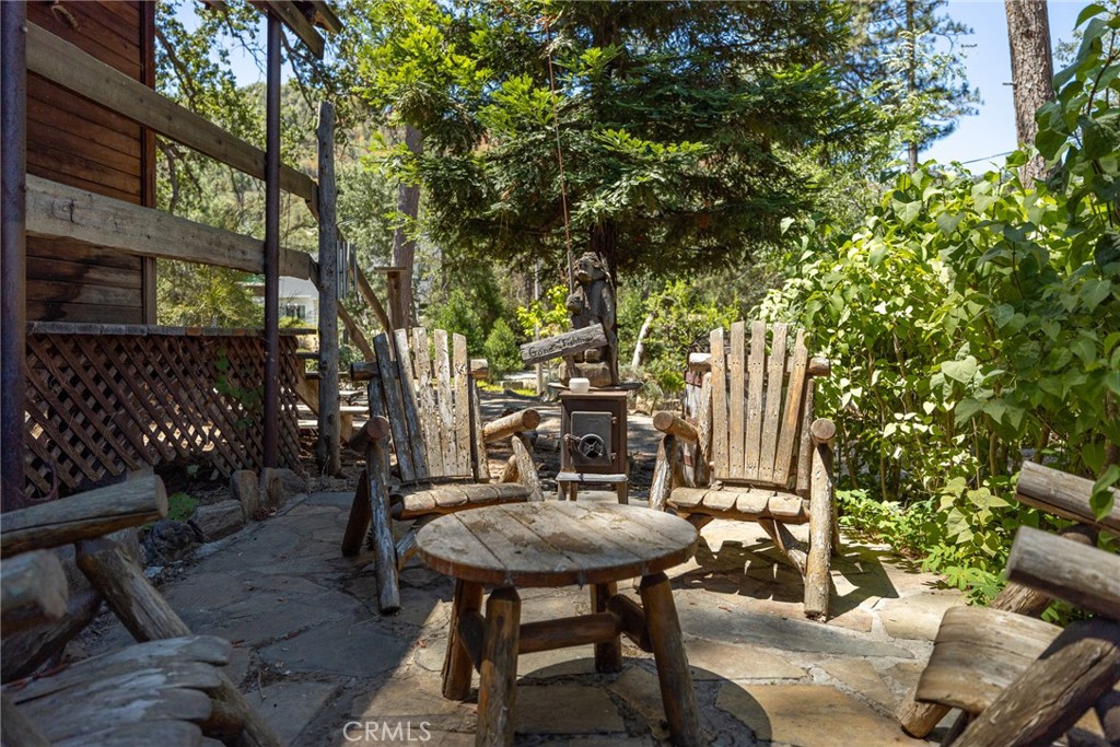 45871 Sutton Dr, Oakhurst, CA 93644