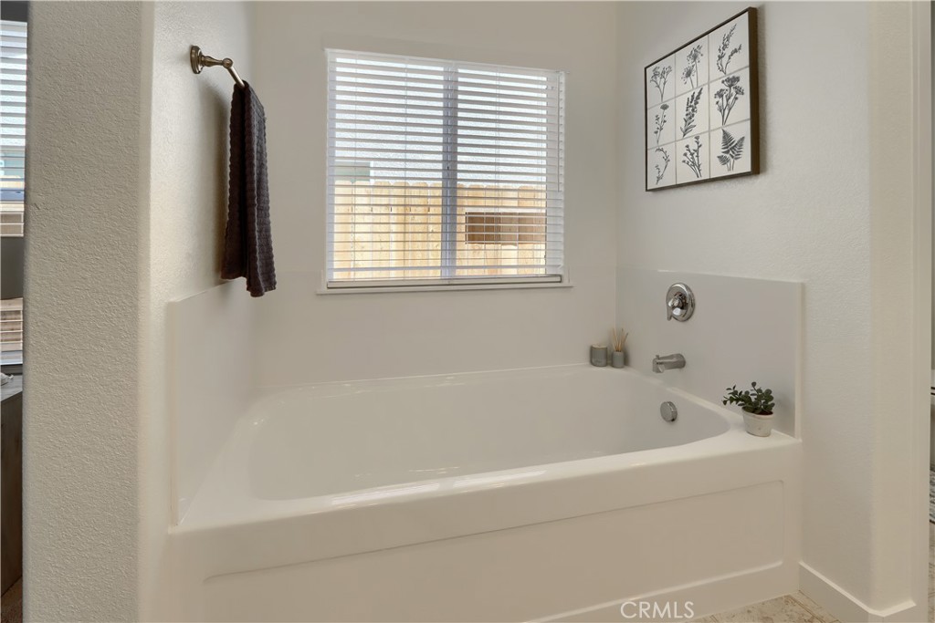 726 Skyler Ct, Merced, CA 95348