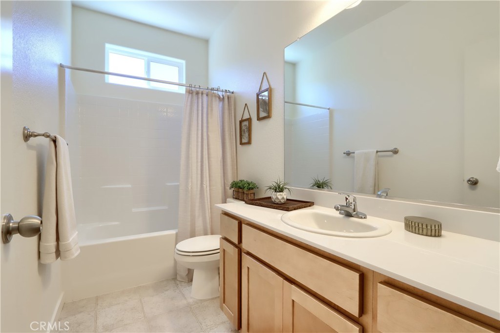 726 Skyler Ct, Merced, CA 95348