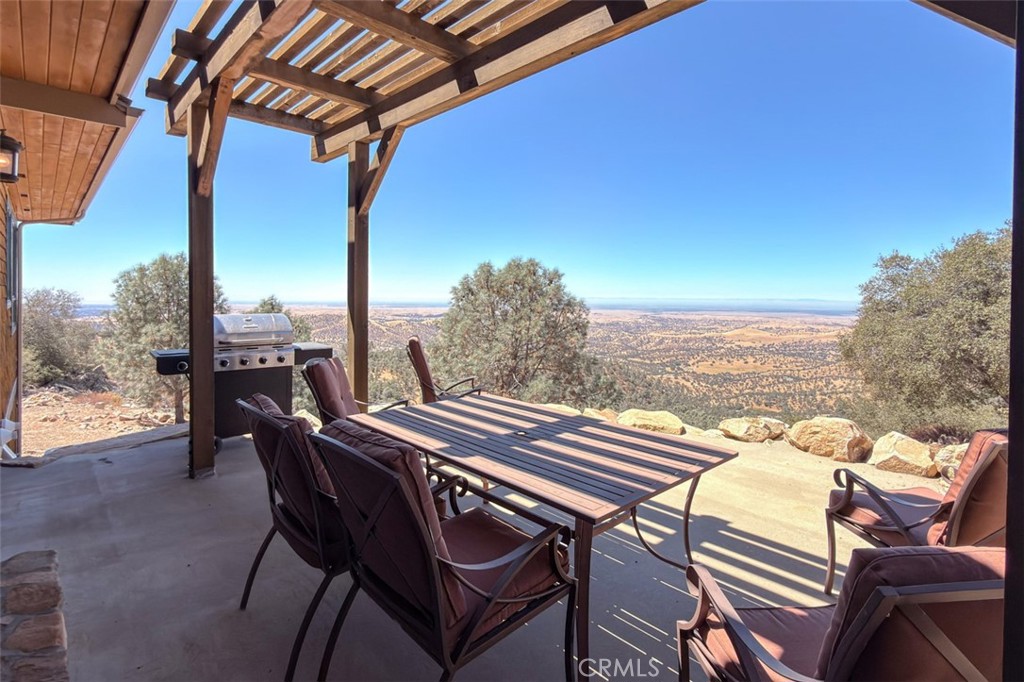 3818 Guadalupe Fire Rd, Catheys Valley, CA 95306