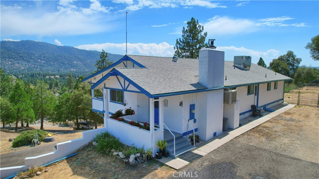 5767 Meadow Ln, Mariposa, CA 95338
