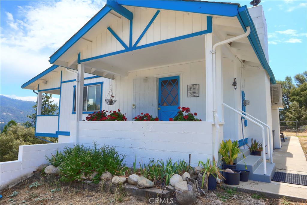 5767 Meadow Ln, Mariposa, CA 95338