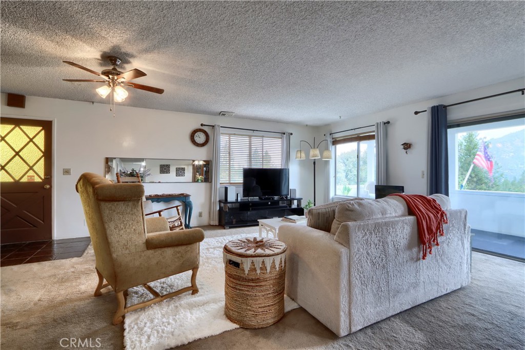 5767 Meadow Ln, Mariposa, CA 95338