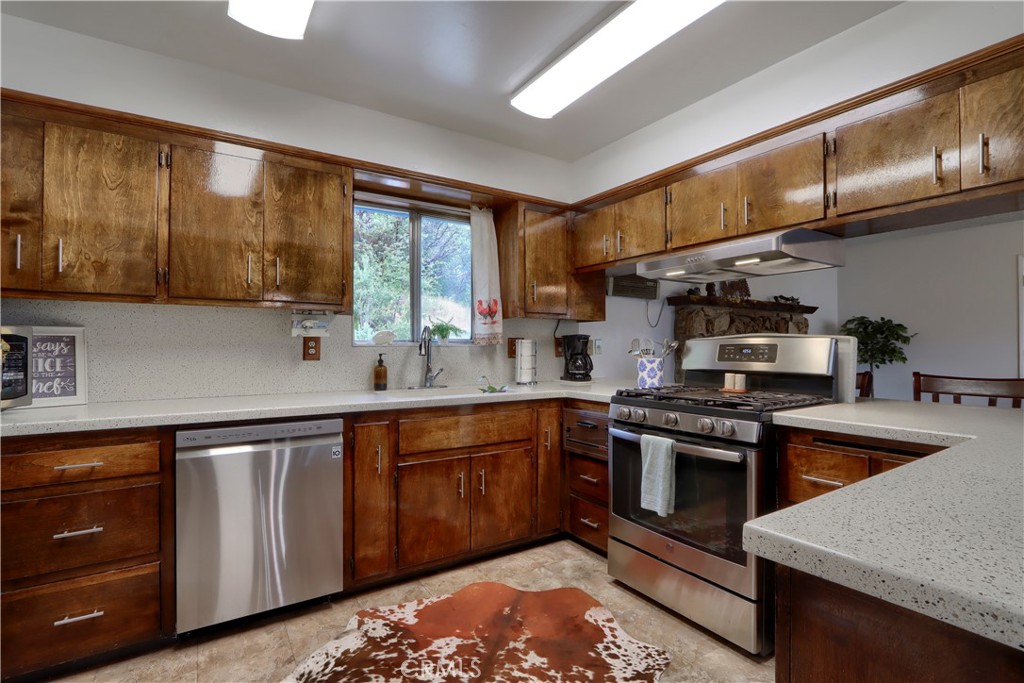 5767 Meadow Ln, Mariposa, CA 95338