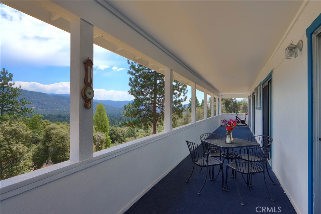 5767 Meadow Ln, Mariposa, CA 95338