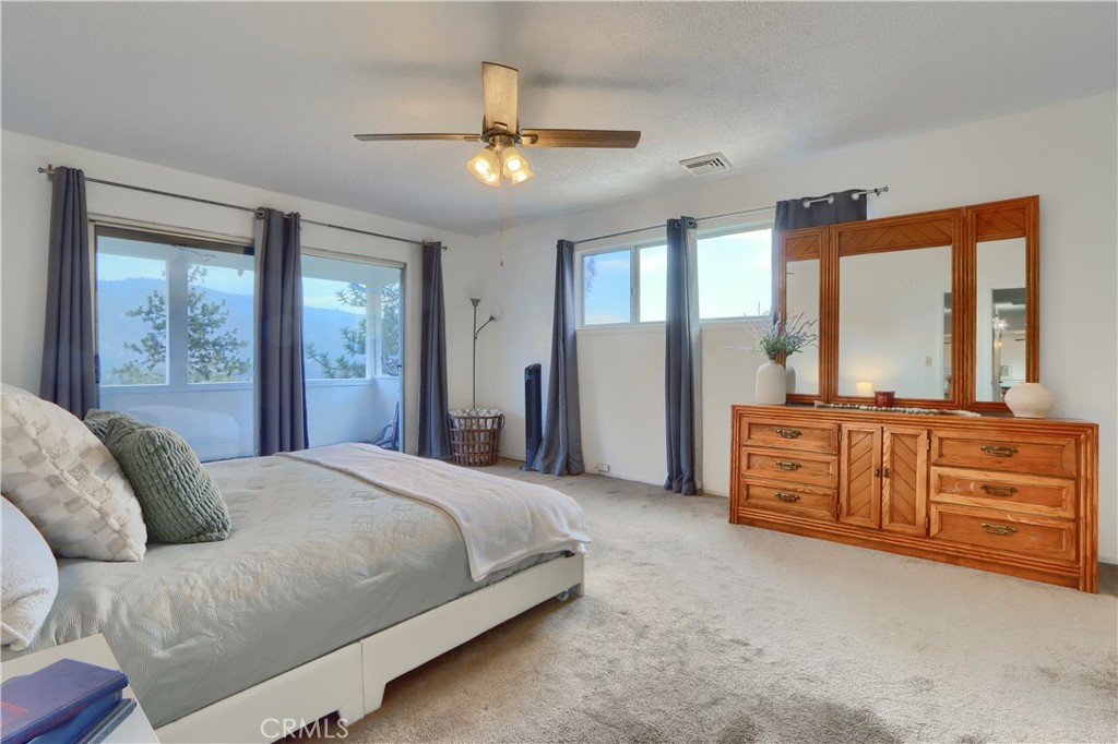 5767 Meadow Ln, Mariposa, CA 95338