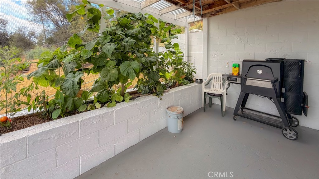 5767 Meadow Ln, Mariposa, CA 95338