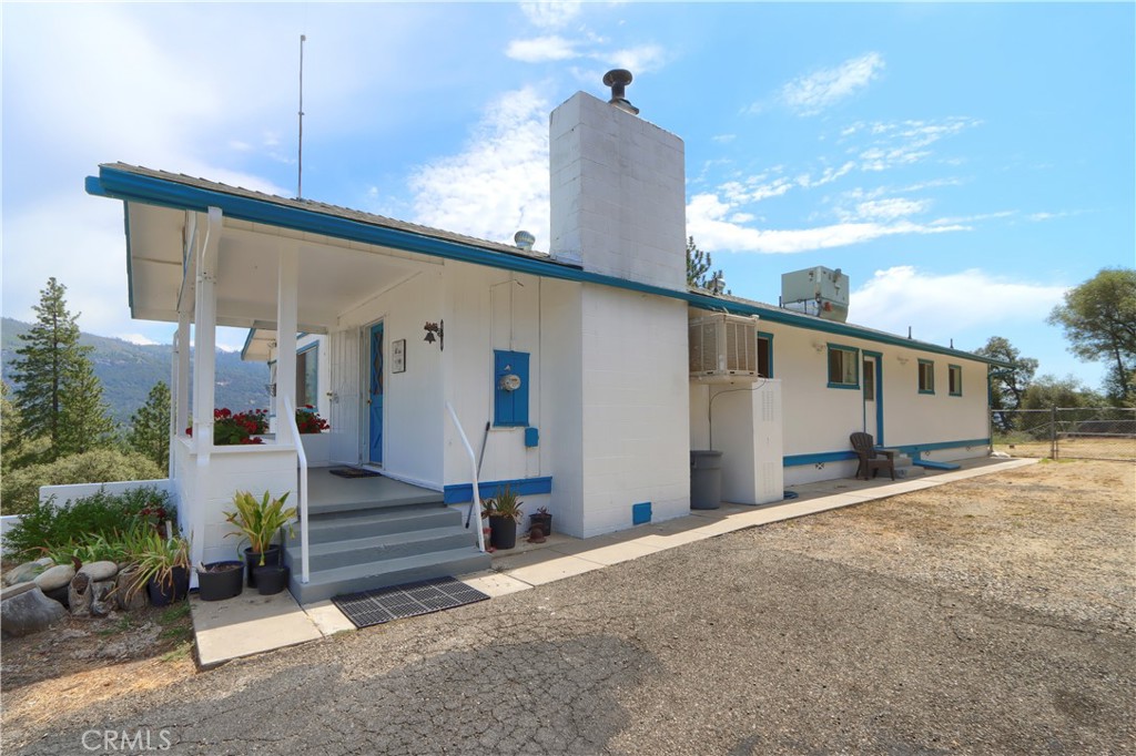 5767 Meadow Ln, Mariposa, CA 95338