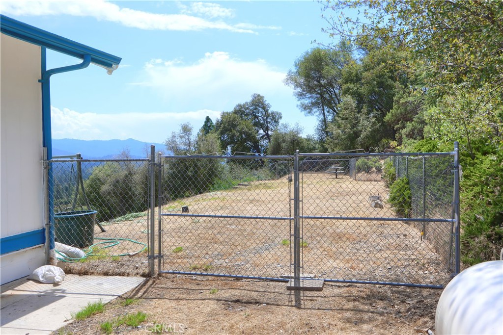 5767 Meadow Ln, Mariposa, CA 95338