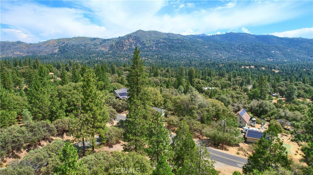 5767 Meadow Ln, Mariposa, CA 95338