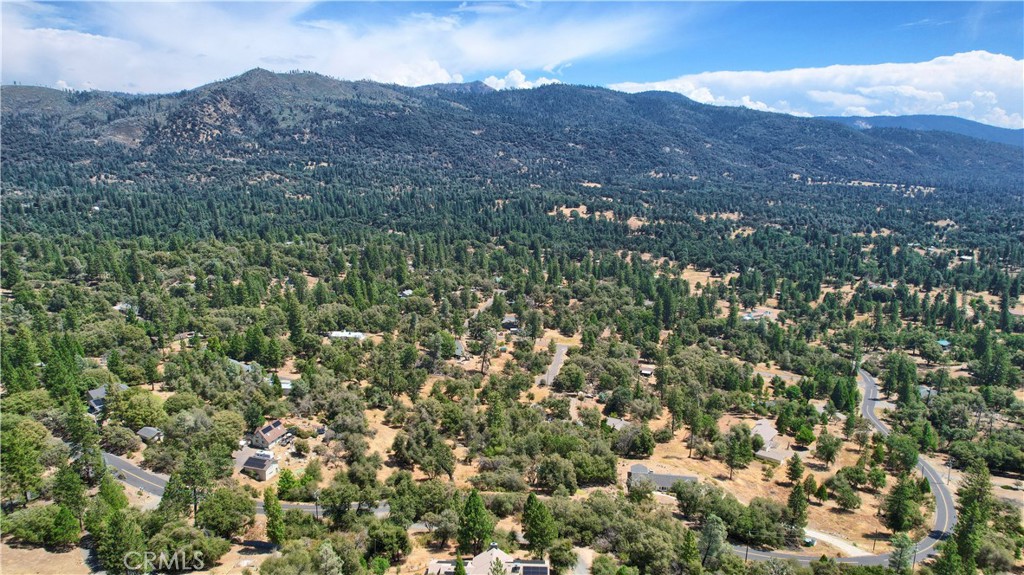 5767 Meadow Ln, Mariposa, CA 95338