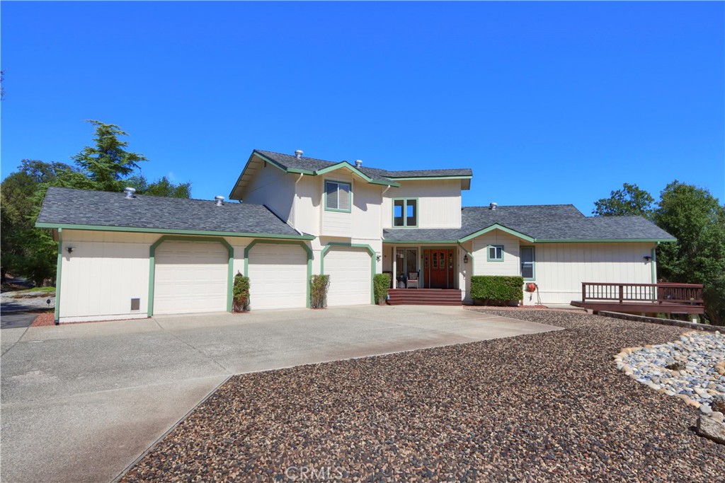 38393 Crestview Ln, Oakhurst, CA 93644
