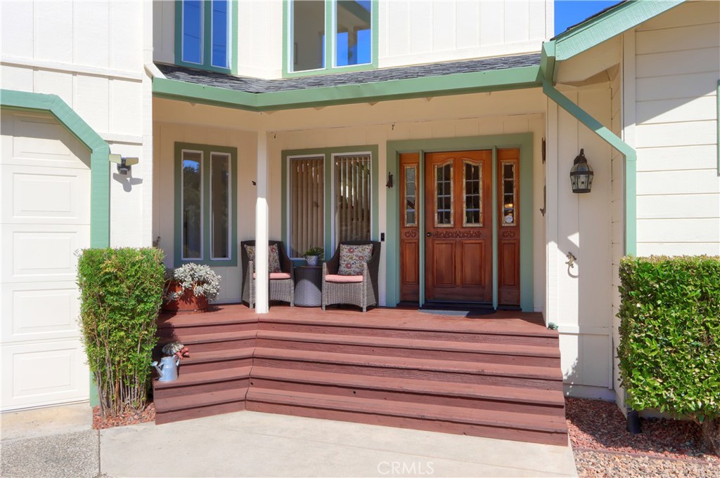 38393 Crestview Ln, Oakhurst, CA 93644