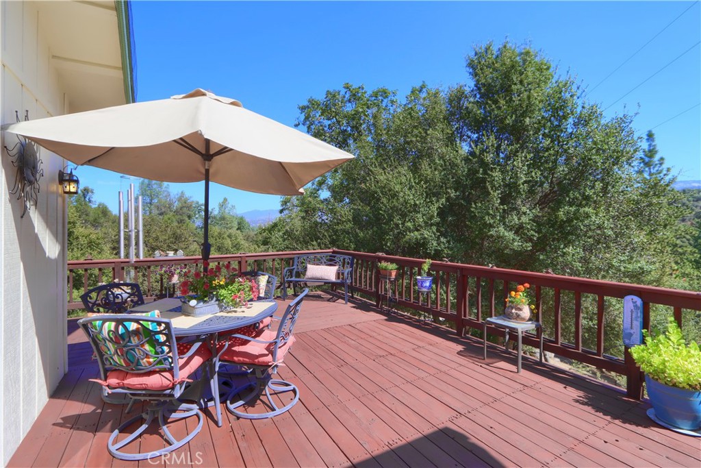 38393 Crestview Ln, Oakhurst, CA 93644
