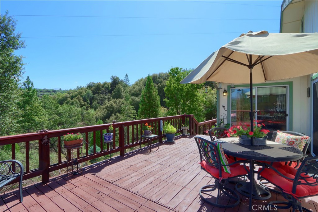 38393 Crestview Ln, Oakhurst, CA 93644