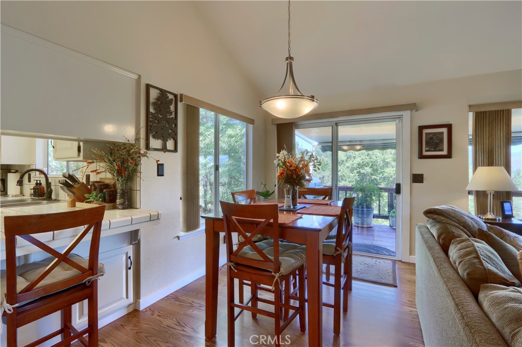 38393 Crestview Ln, Oakhurst, CA 93644