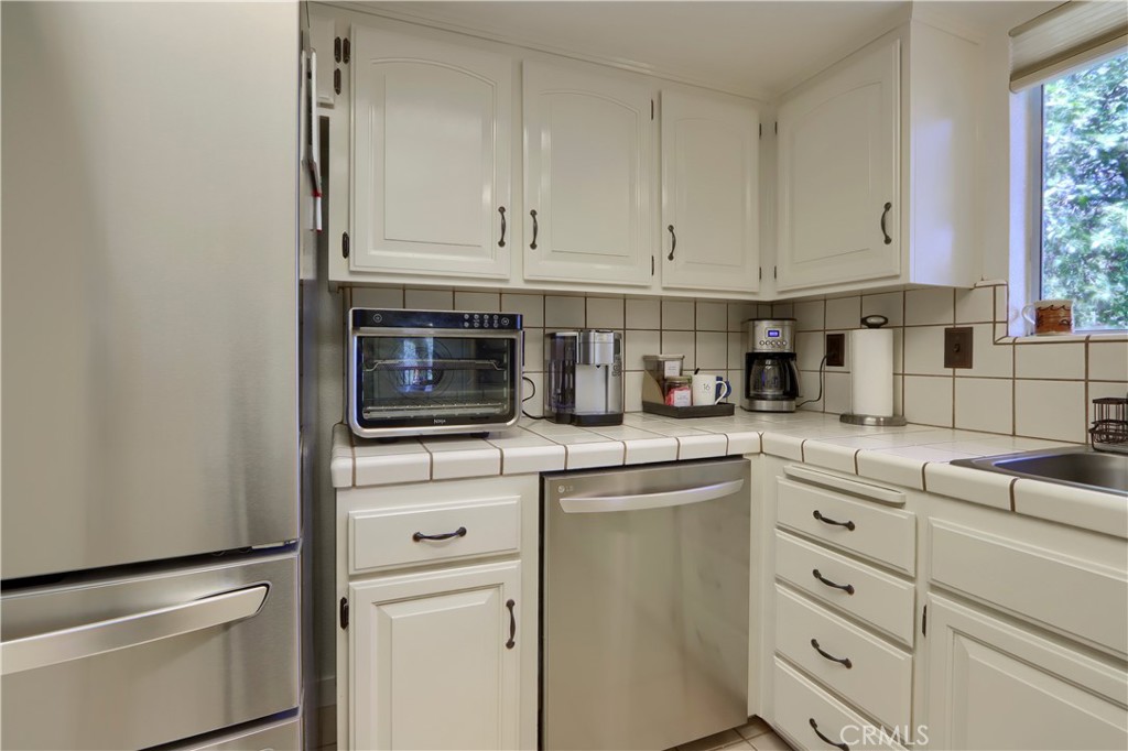 38393 Crestview Ln, Oakhurst, CA 93644