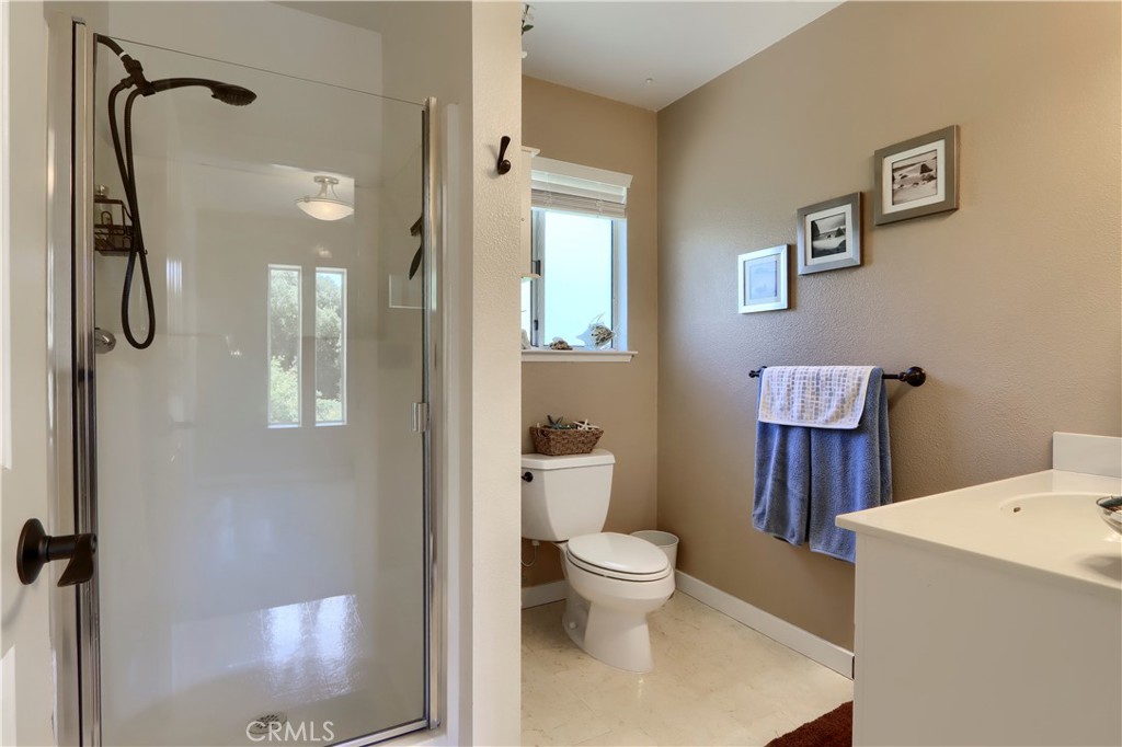 38393 Crestview Ln, Oakhurst, CA 93644
