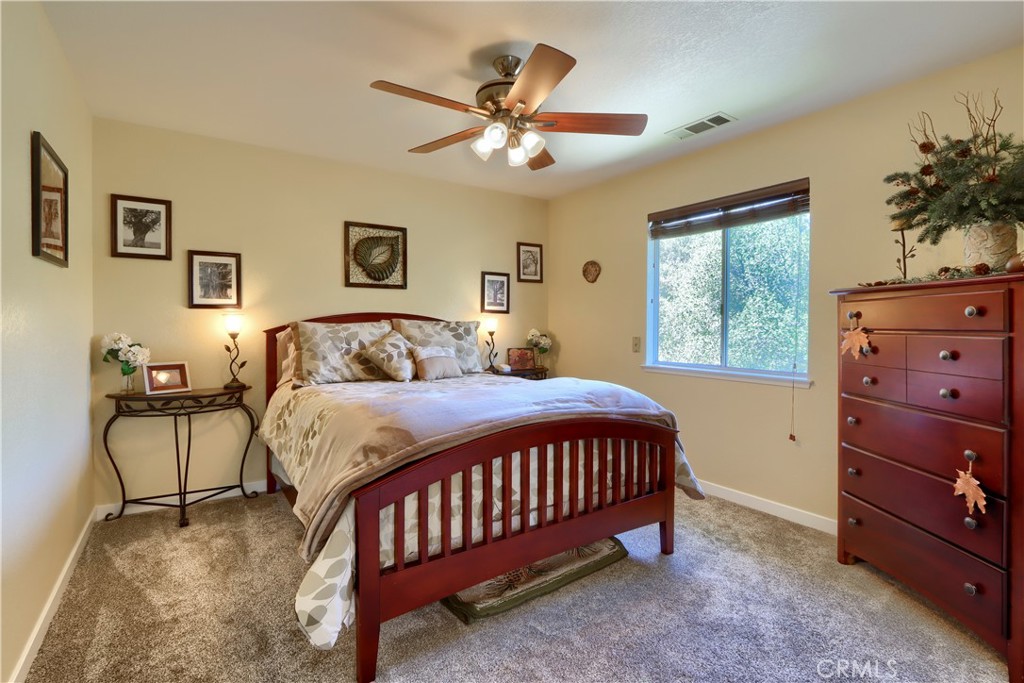 38393 Crestview Ln, Oakhurst, CA 93644