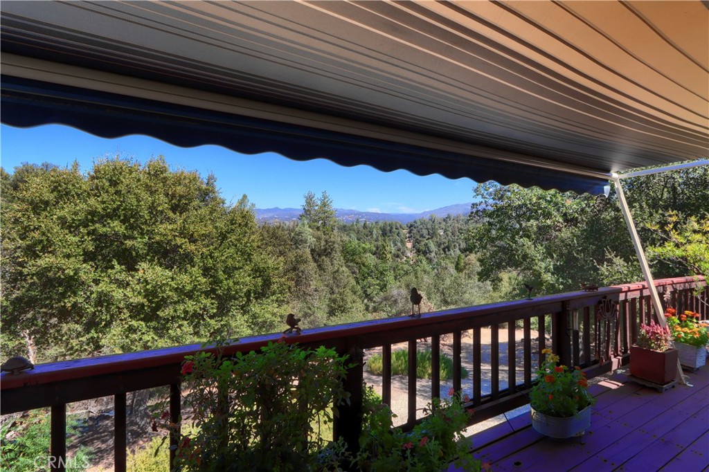 38393 Crestview Ln, Oakhurst, CA 93644