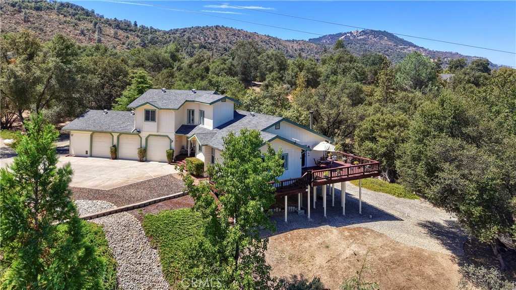 38393 Crestview Ln, Oakhurst, CA 93644