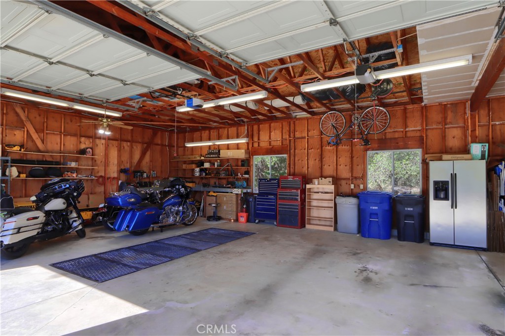 38393 Crestview Ln, Oakhurst, CA 93644