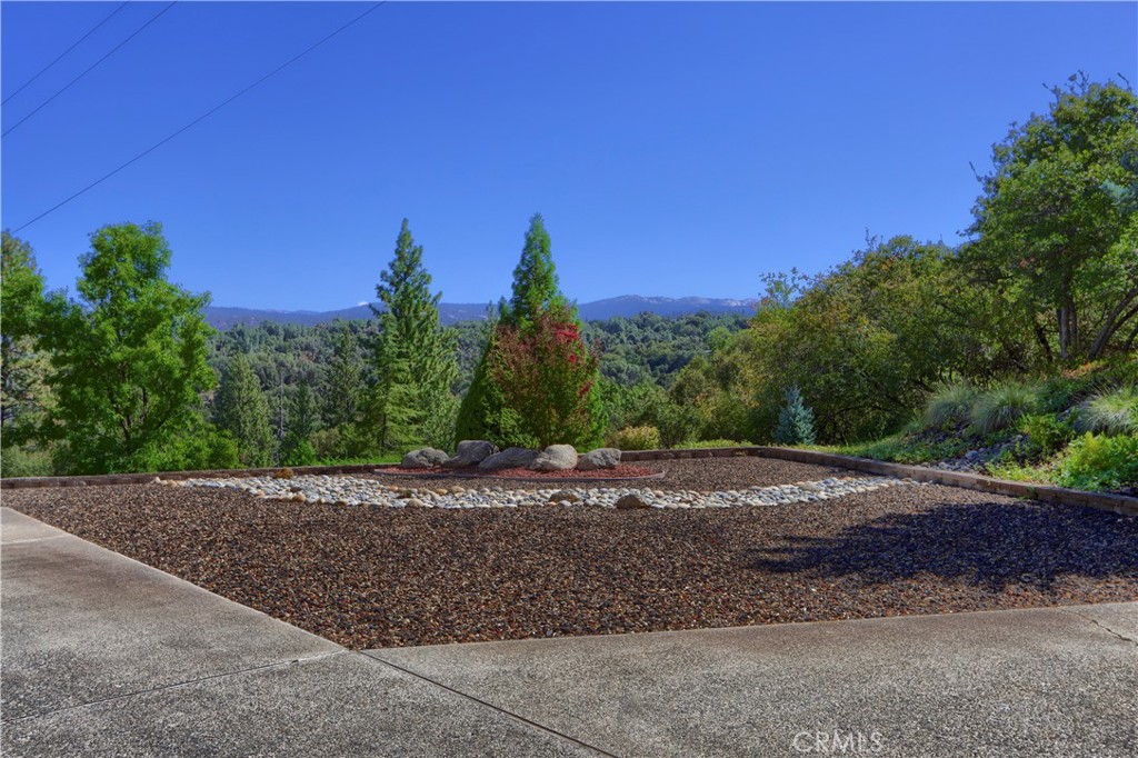 38393 Crestview Ln, Oakhurst, CA 93644