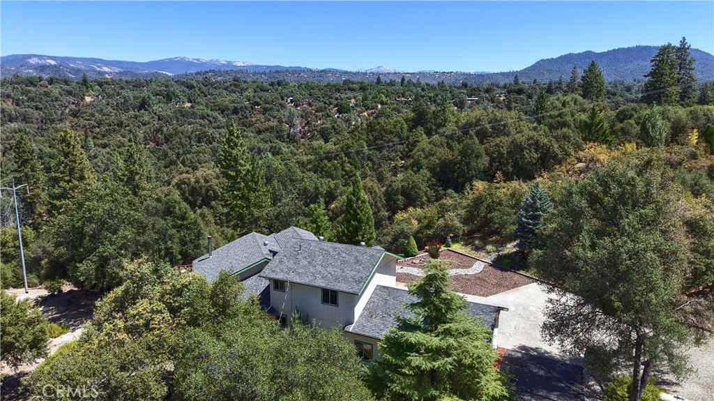 38393 Crestview Ln, Oakhurst, CA 93644