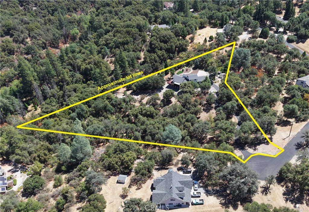 38393 Crestview Ln, Oakhurst, CA 93644