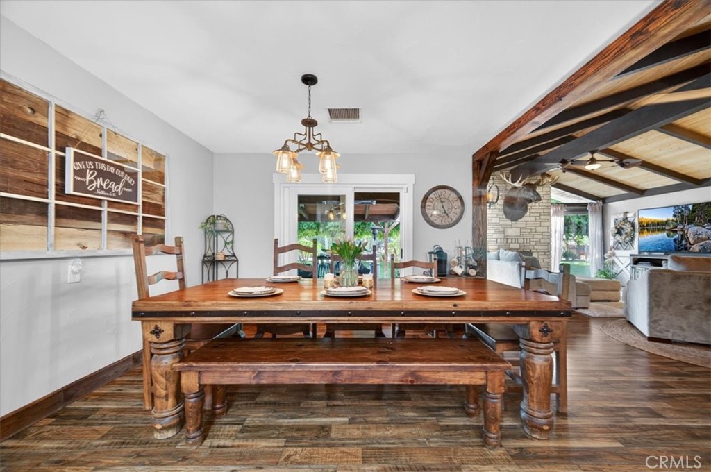 5325 N Greenwood Dr, Clovis, CA 93619