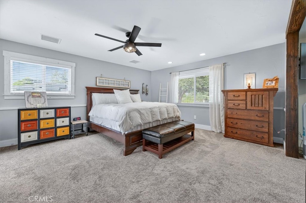 5325 N Greenwood Dr, Clovis, CA 93619